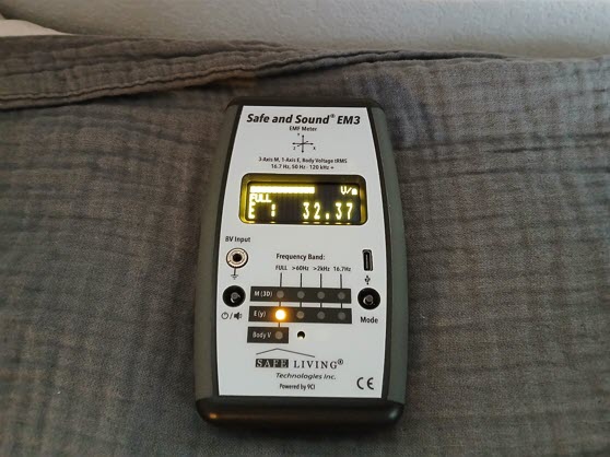 AC Electric Field with Circuit Breakers On